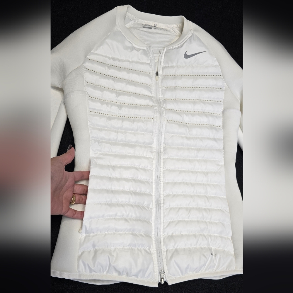 Nike Golf  Women's White Puffer Jacket - Picture 12 of 16